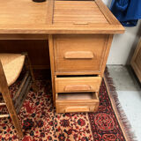 Ancien bureau enfant en chêne