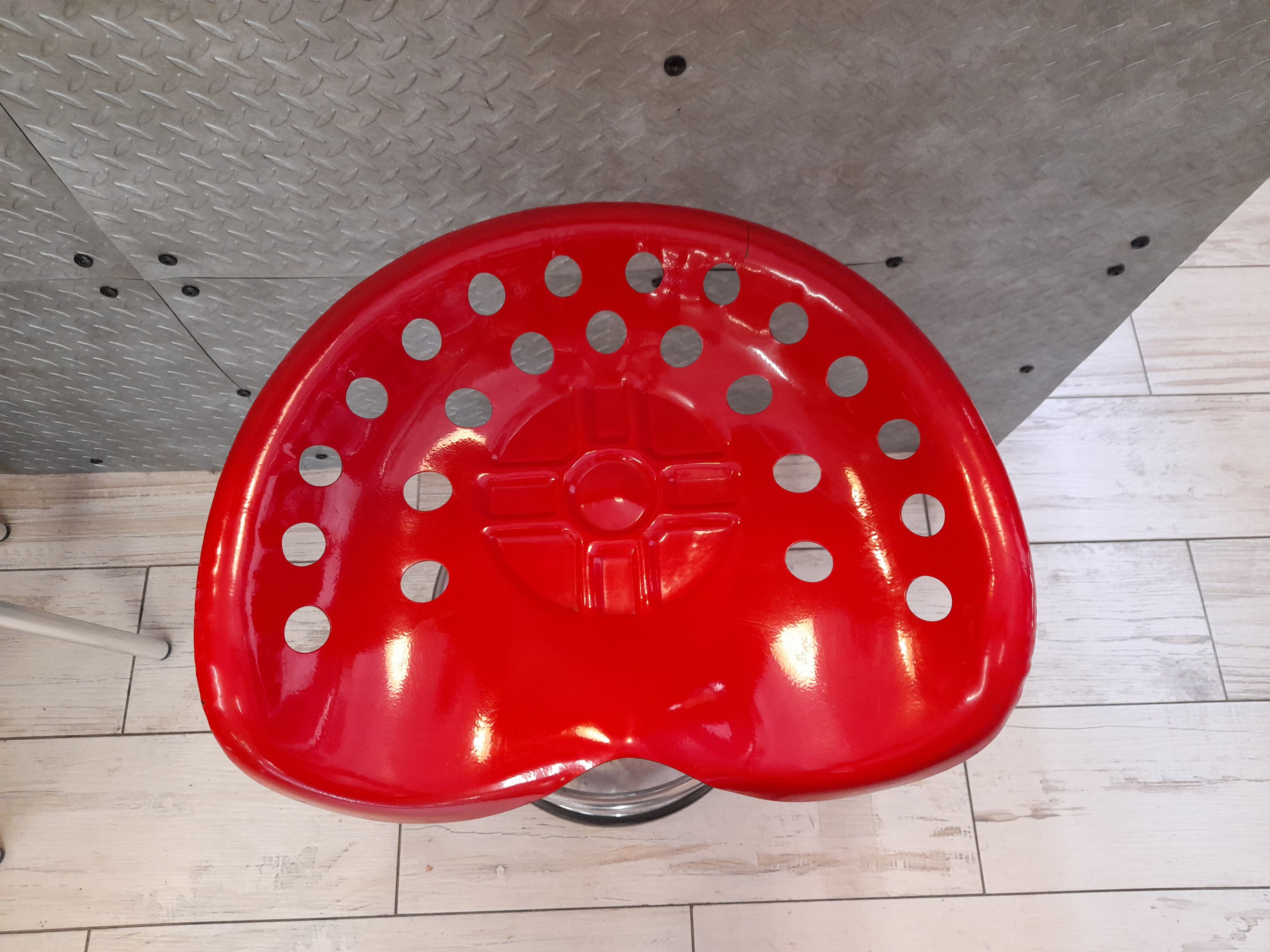 Tractor stool designed by Etienne Fermigier