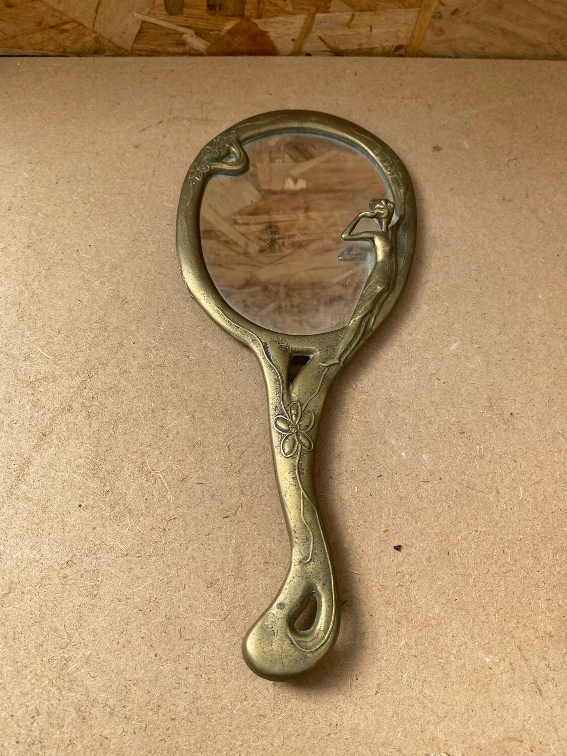 Antique art nouveau mirror face a main gilded bronze vintage flower decor