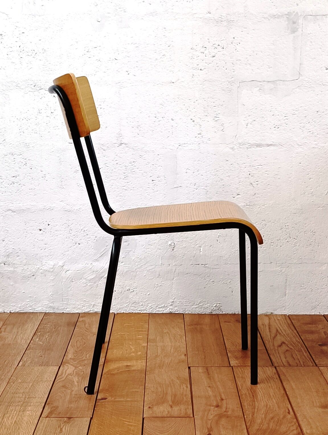 Chaise vintage d'écolier