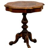 Pedestal table