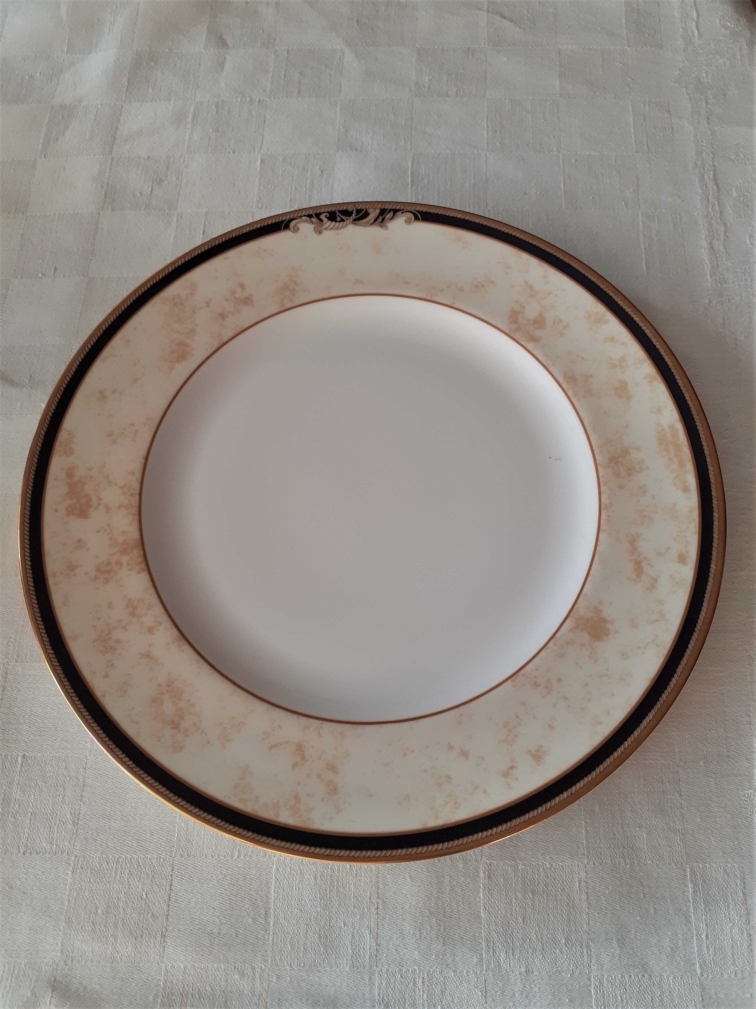 Table service Wedgwood fine porcelain model cornucopia