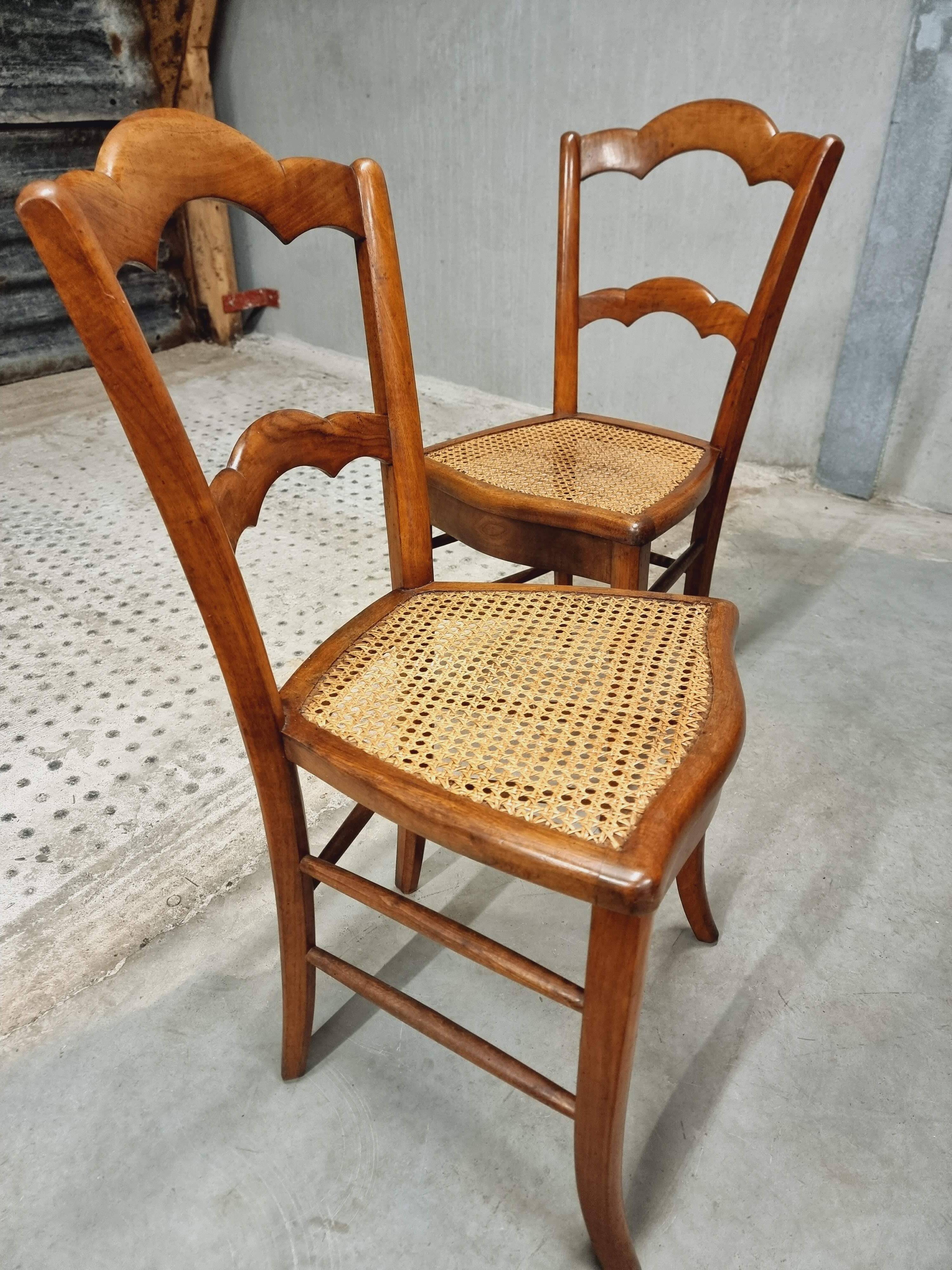 Antique set of chairs walnut with webbing