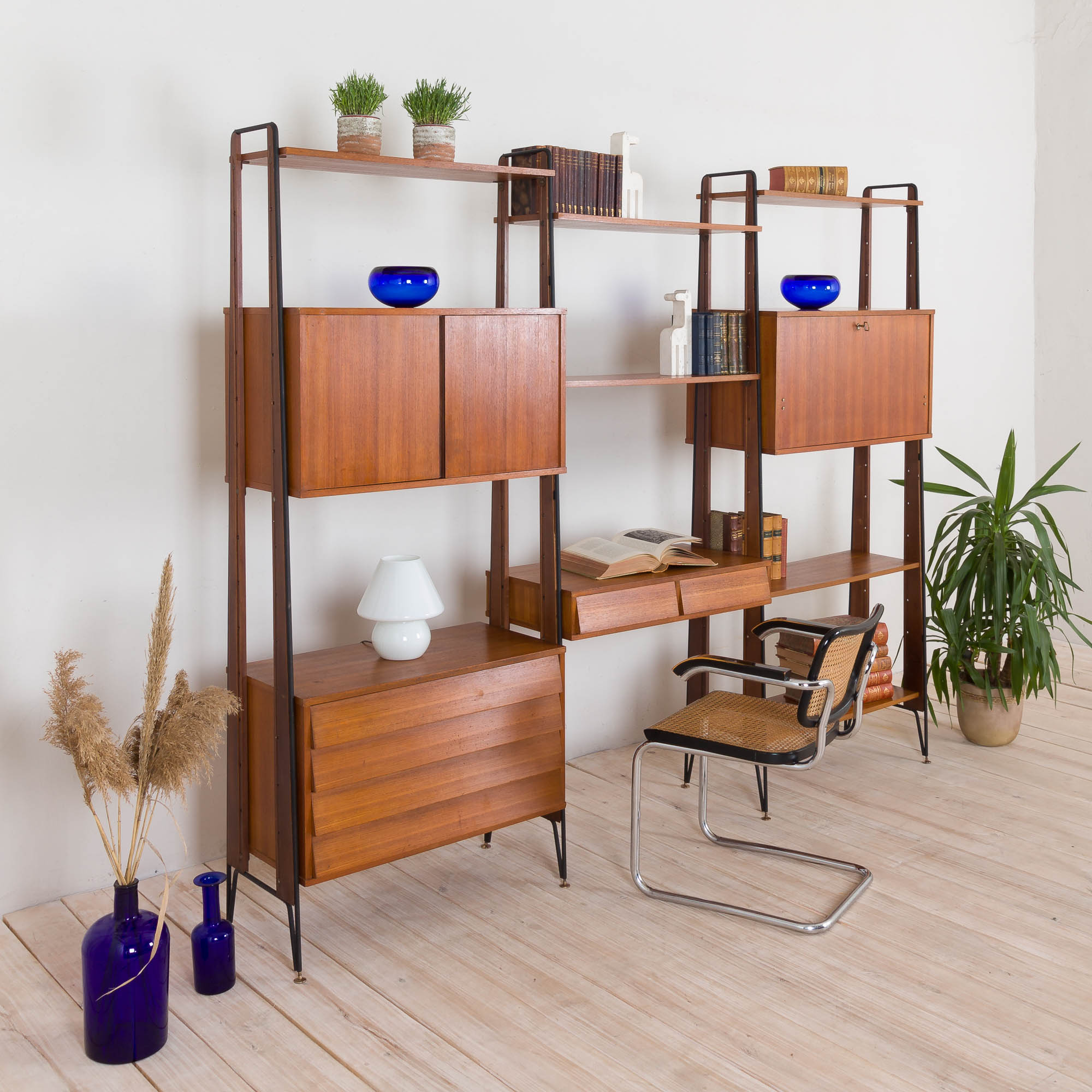 Italian teak wall unit with a desk and bar cabinet/secretarie, 1960s