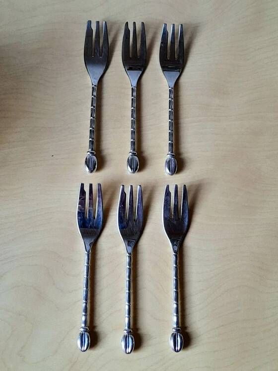 Silver-plated dessert forks