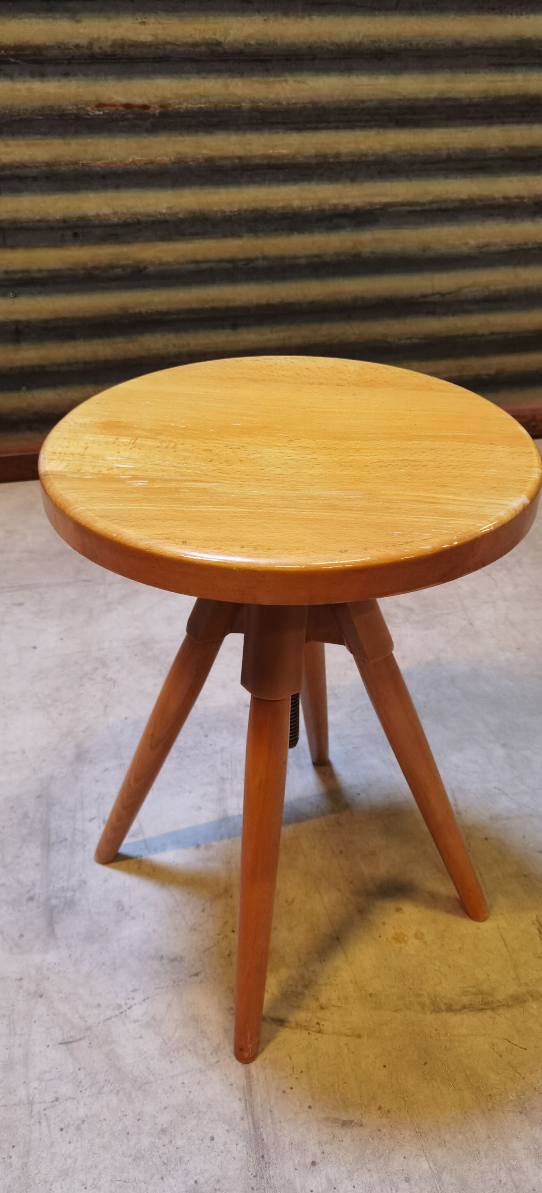 Tabouret de piano à vis reglable République Tchèque Mid-Century modern1960