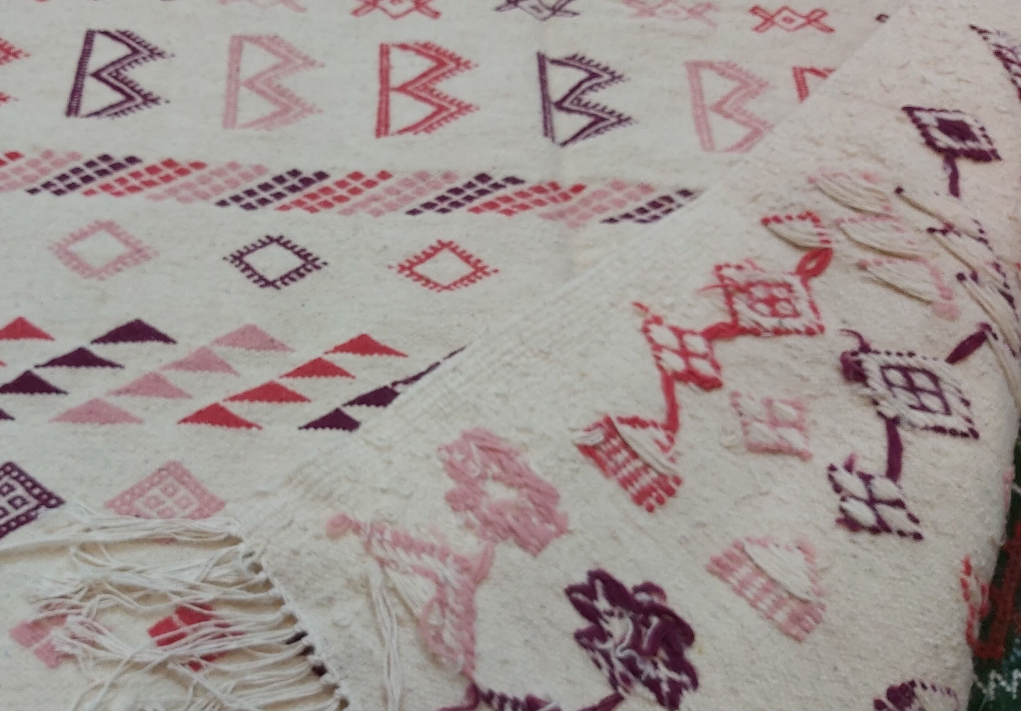 Traditional Berber multicolored white carpet  208x127cm