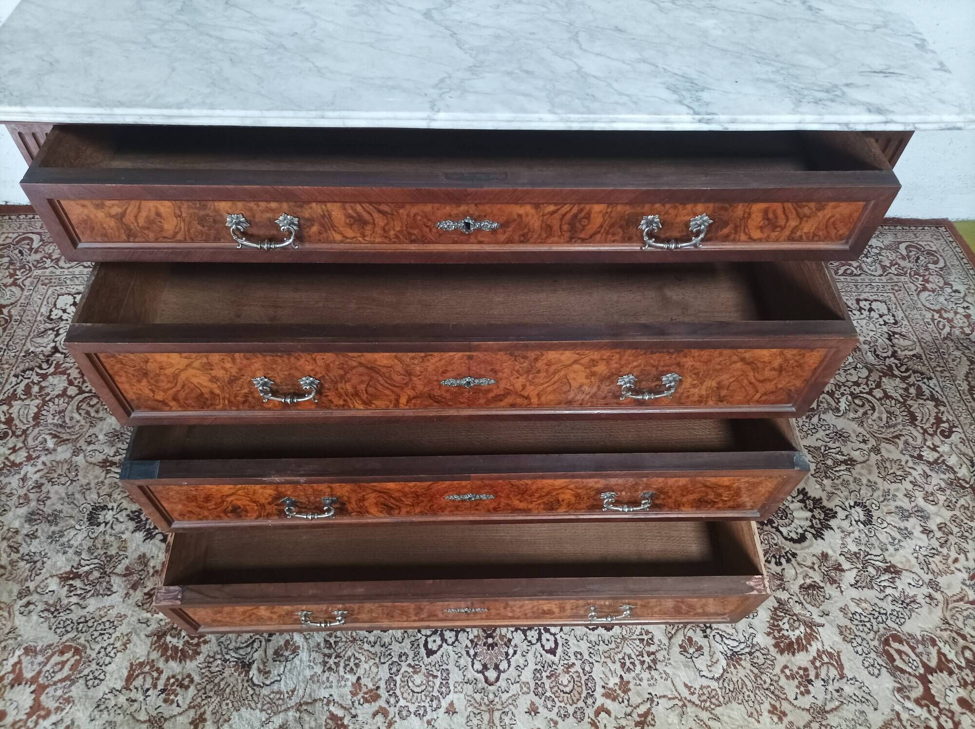Neo-Renaissance Henri II chest of drawers in walnut burr