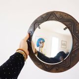 Decorative mirror in wood and gold metal