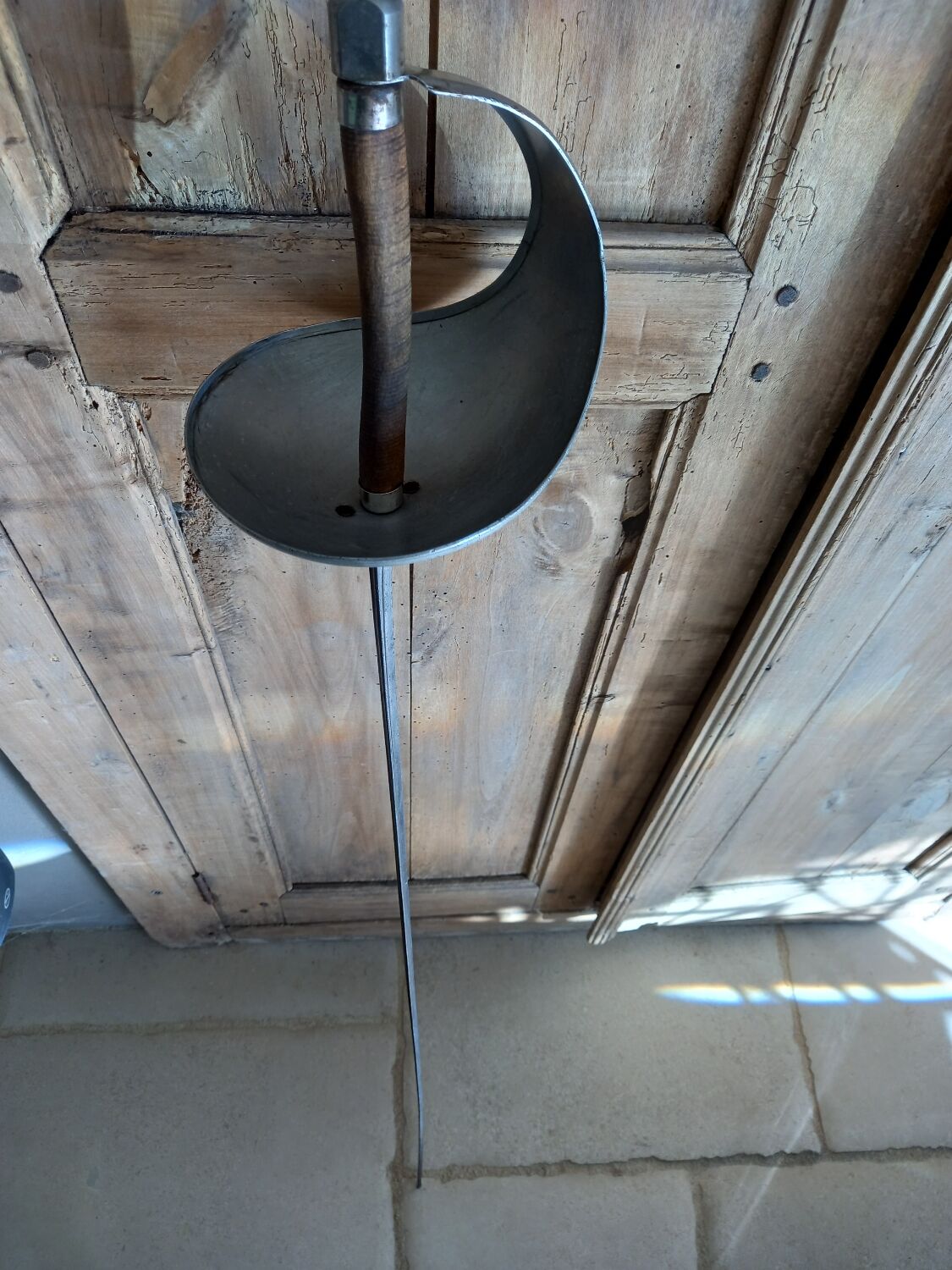 Fencing mask and ferret