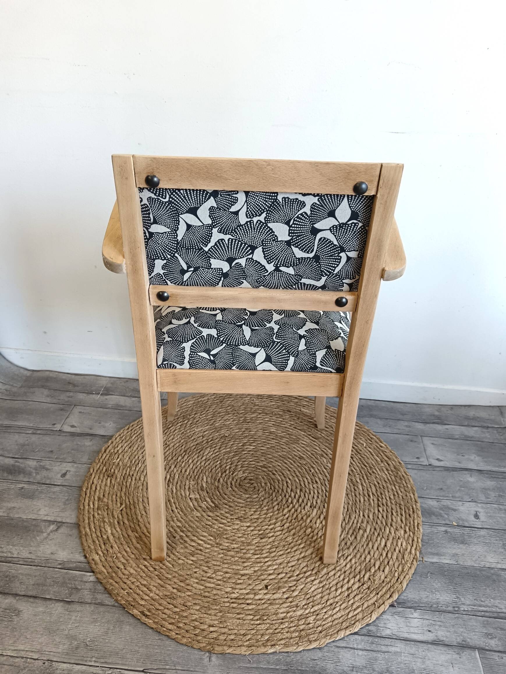 Fauteuil bridge bois tissu fleurs Noir et blanc