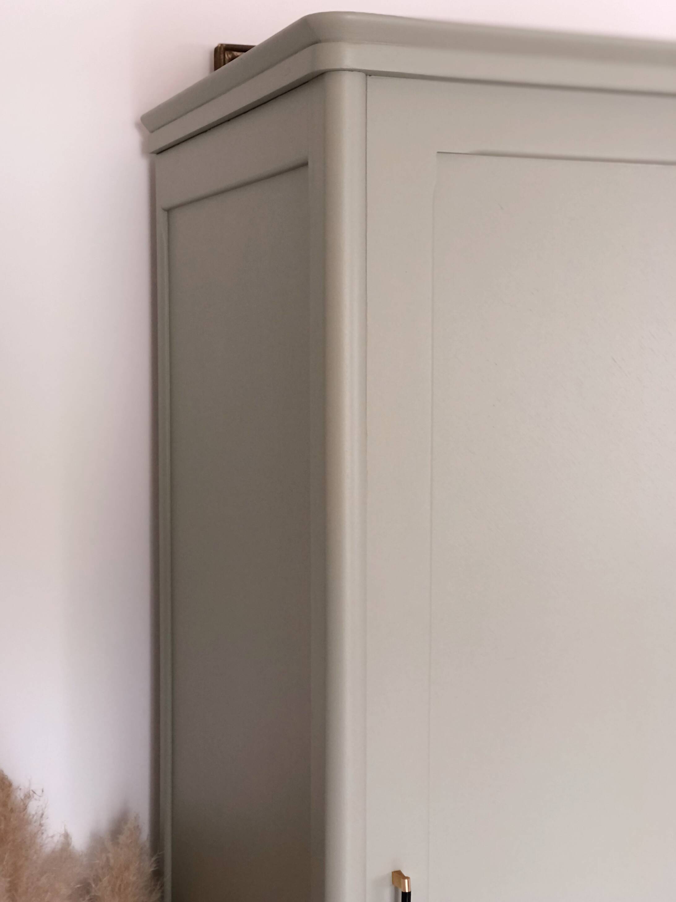 Wardrobe with sliding doors from the 60s