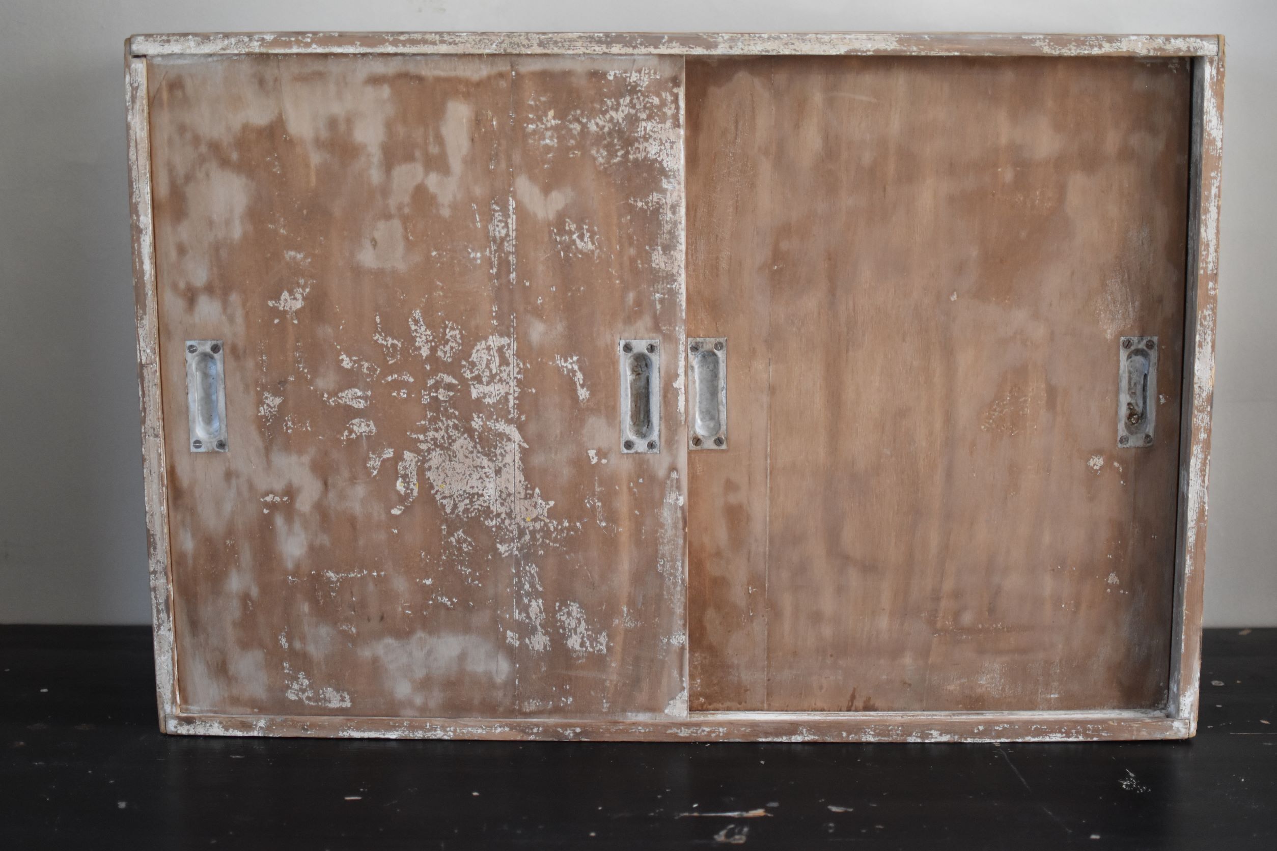 Slide cabinet / wall box