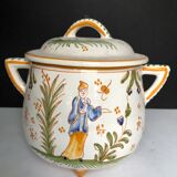 Covered pot or candy in Moustiers earthenware