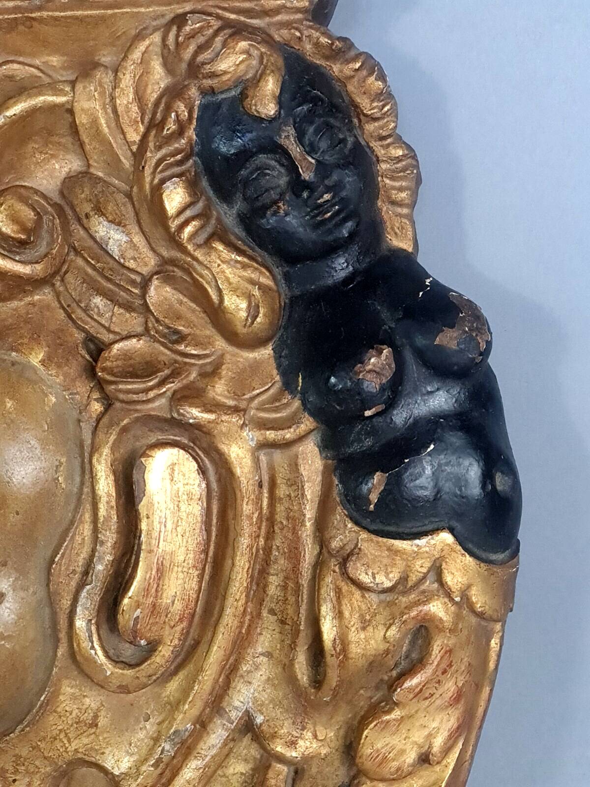 18th century carved wooden element, a cartouche surrounded by two women C478