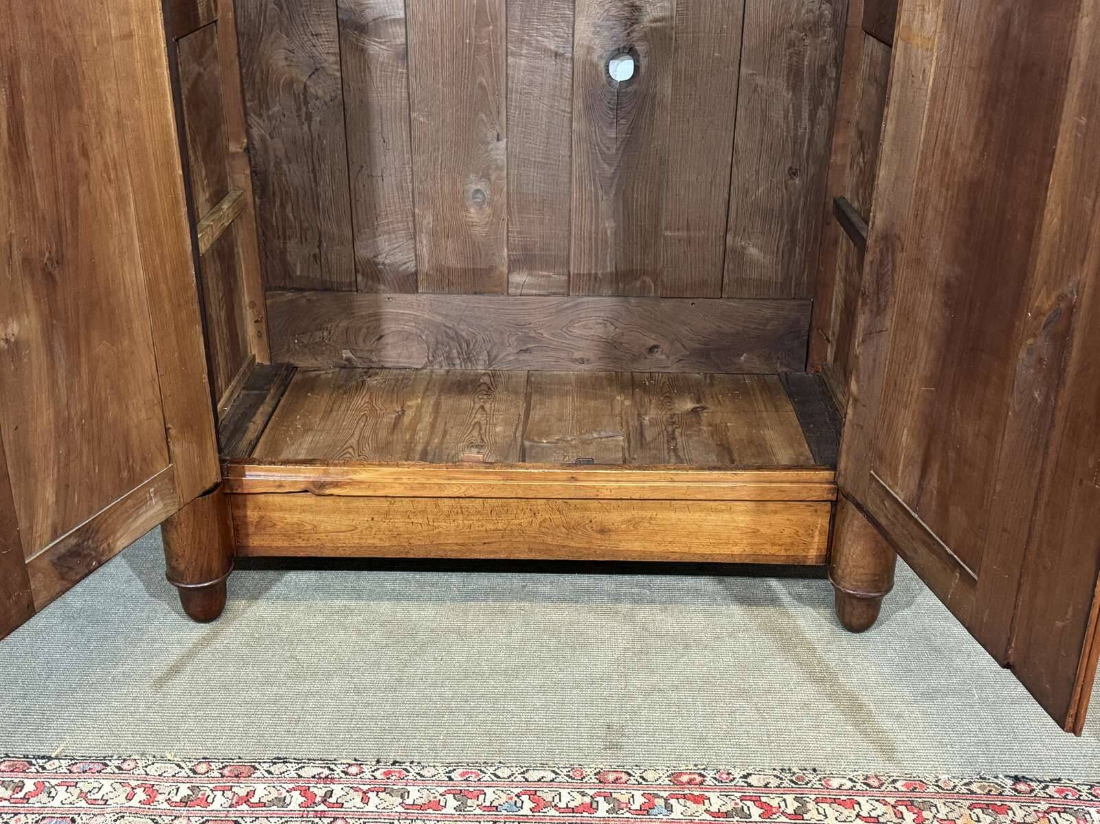 Armoire penderie Empire en merisier XIXème