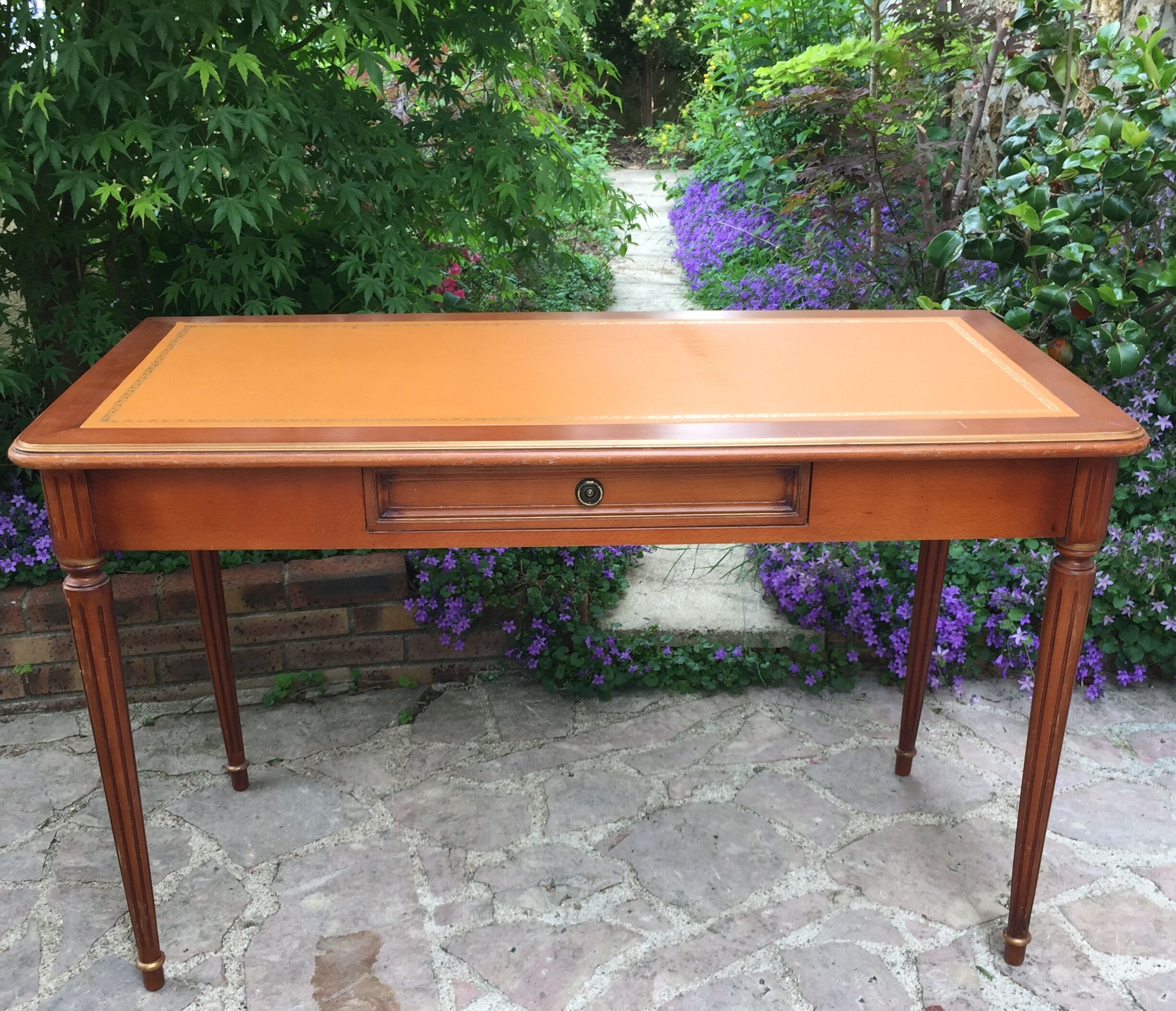 Wooden leather top desk