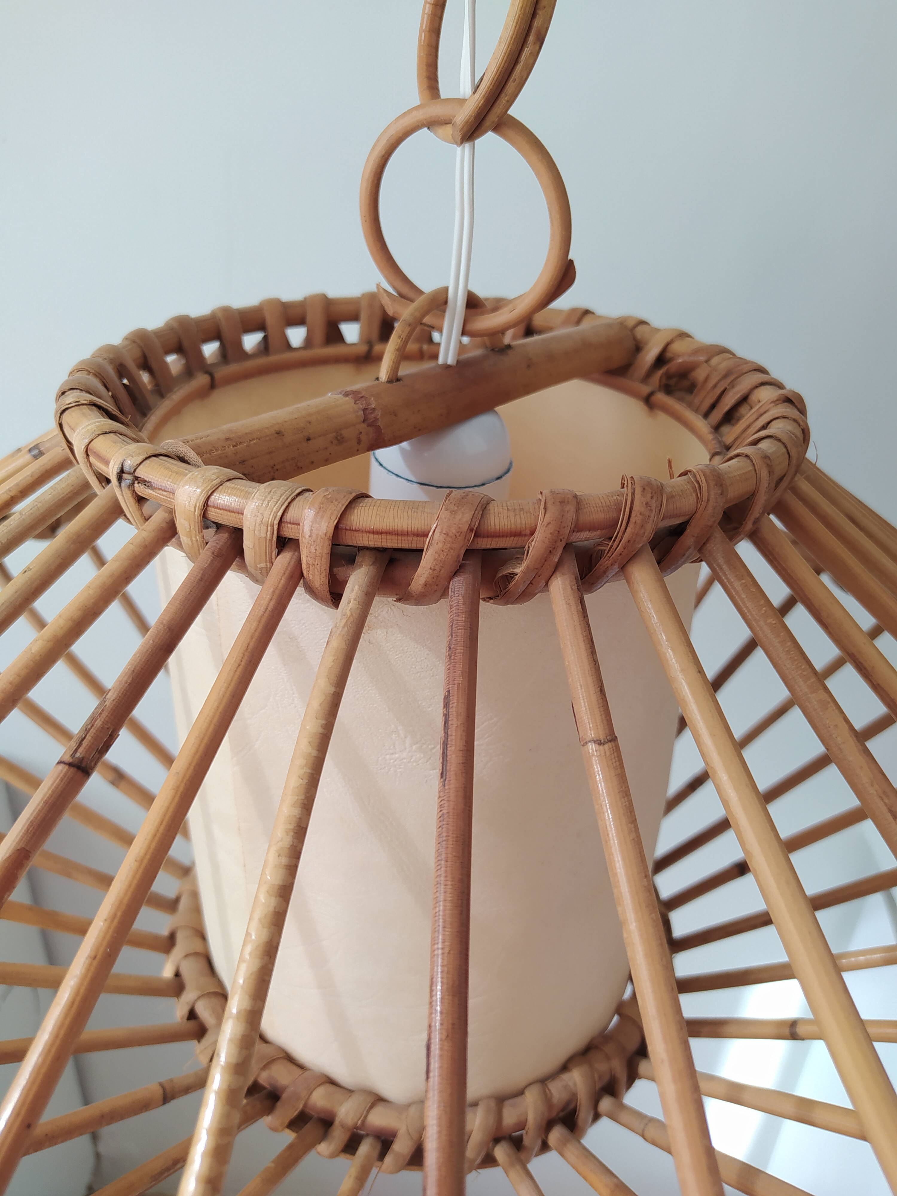 Suspension en rotin vintage