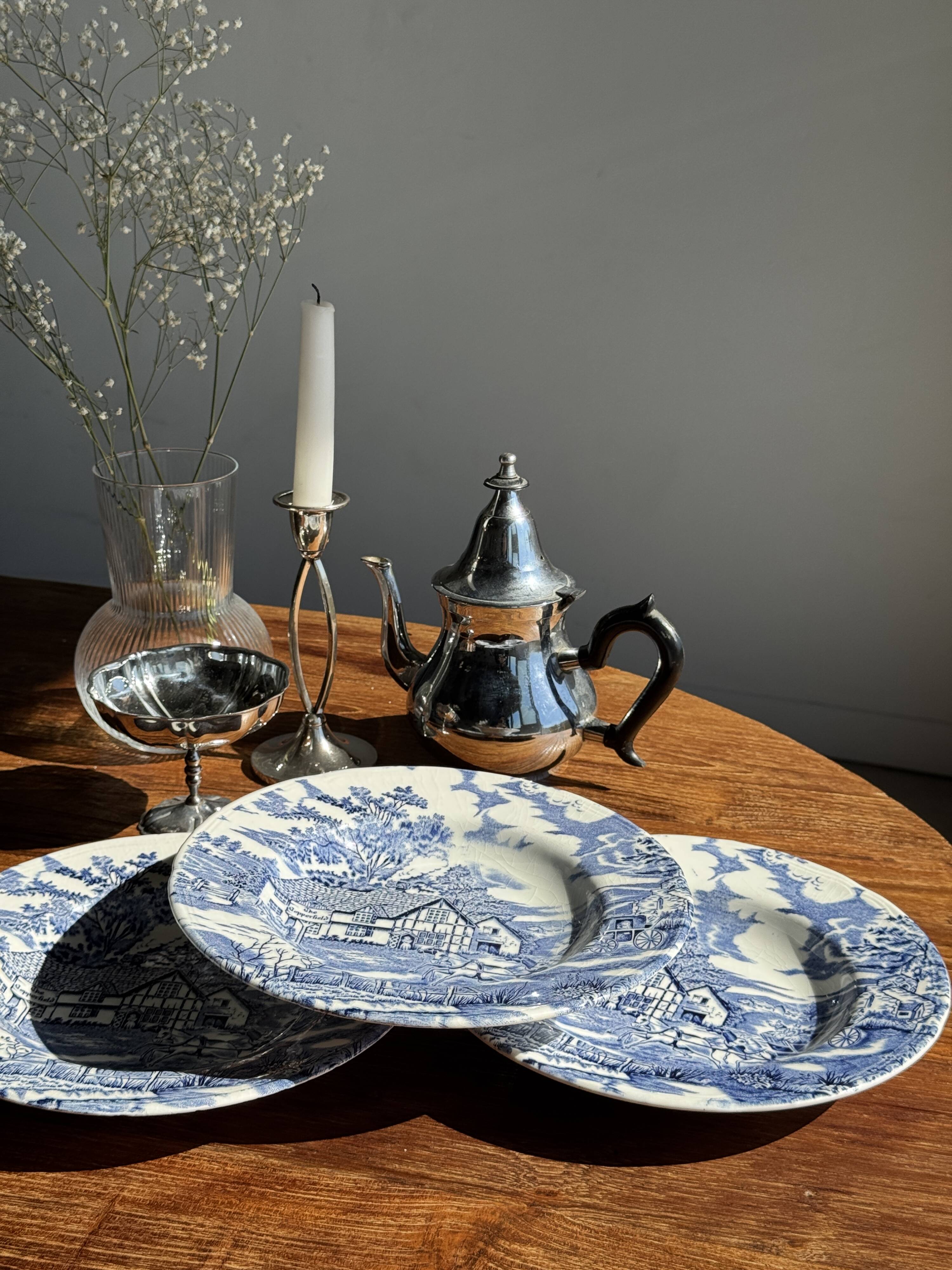 Lot de 5 assiettes anglaises bleues D23