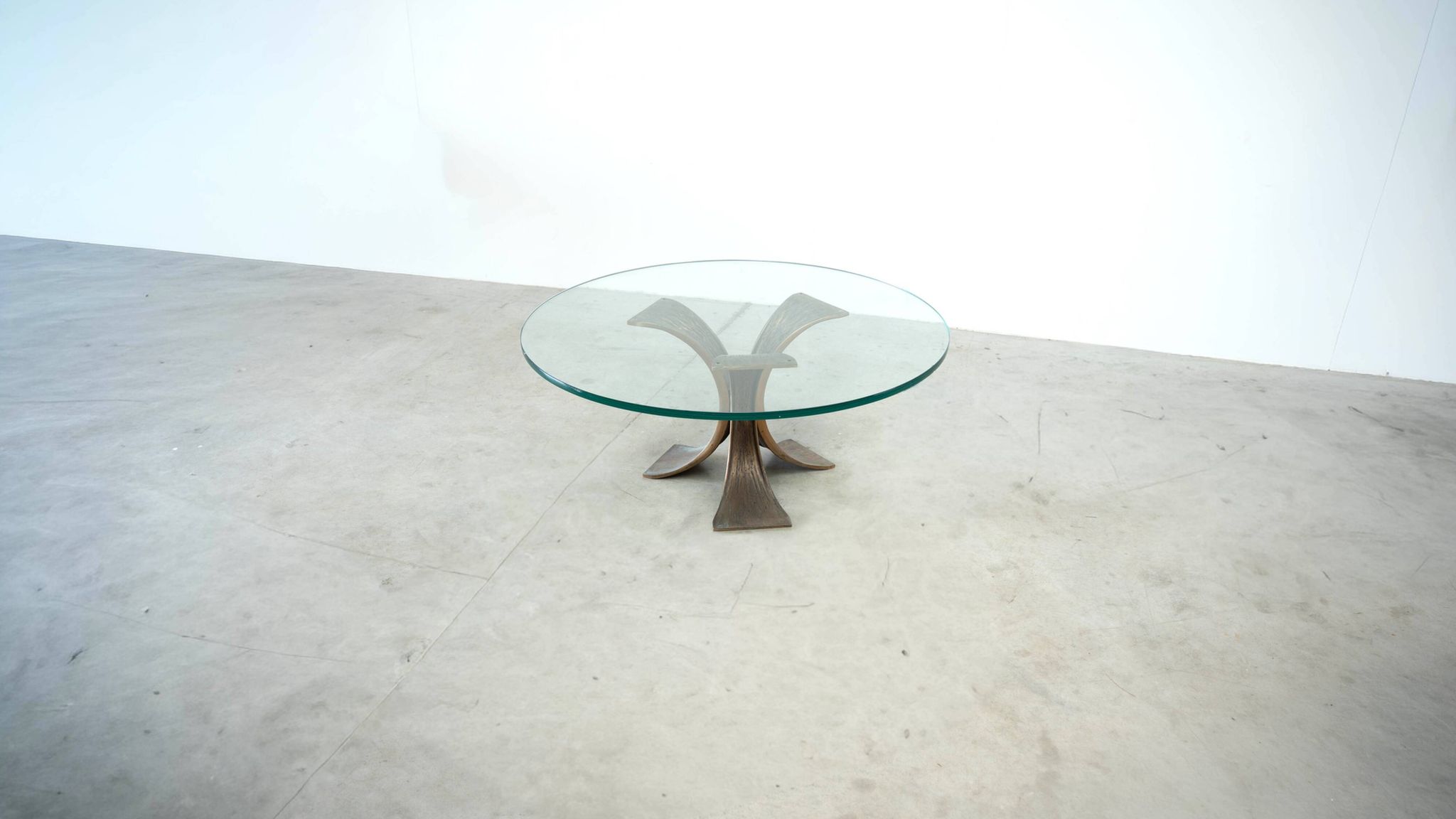 Table basse en bronze de Luciano Frigerio