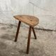 Tabouret tripode brutaliste