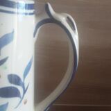 Lot decanter and cracked earthenware pot