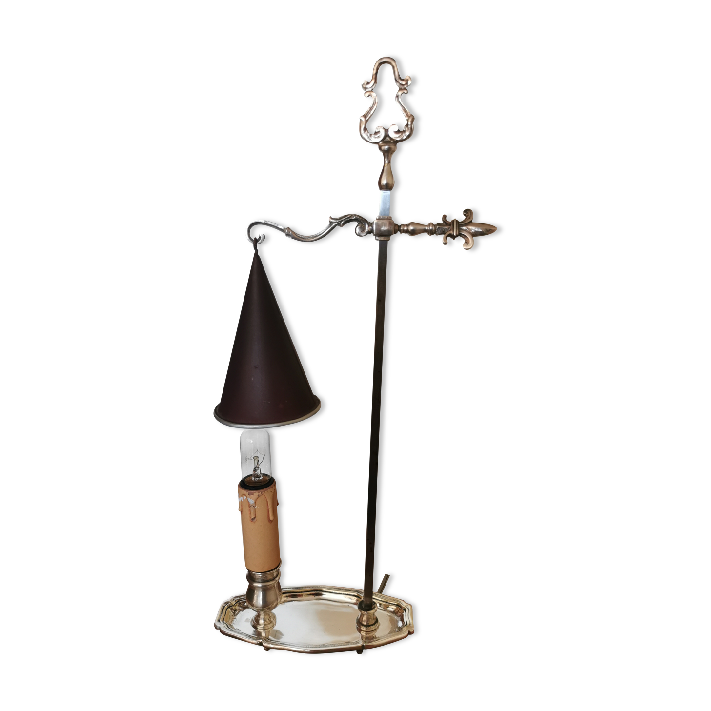 Silver metal lamp with painted sheet metal shade