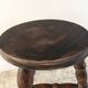 Tabouret en bois tourné tripode vintage