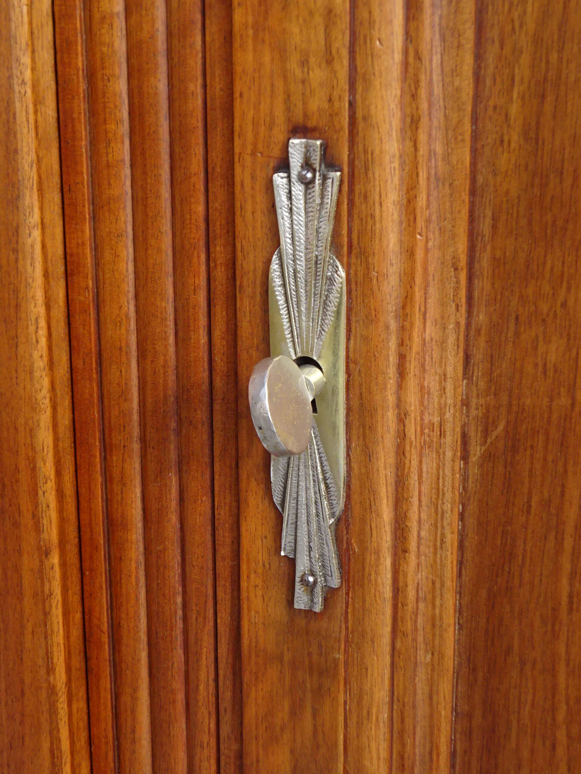 Buffet Art Déco en noyer avec marbres et guérites
