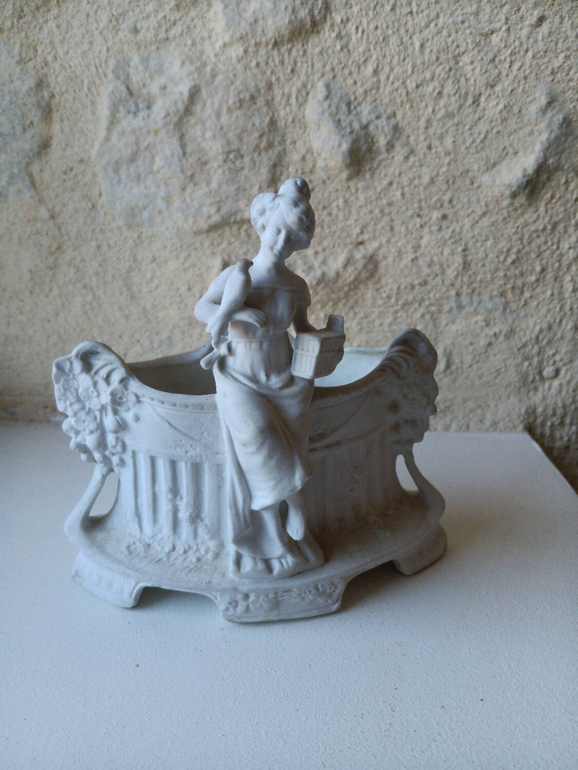 Flower girl/Vase Lady with a bird