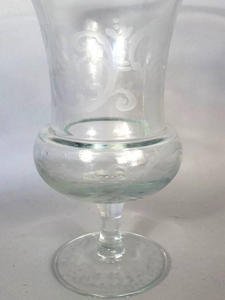 Pair of large antique Medici-shaped vases in engraved blown glass C412