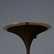 Vintage floor lamp in enamelled metal and brass, design, Italy, 1980s