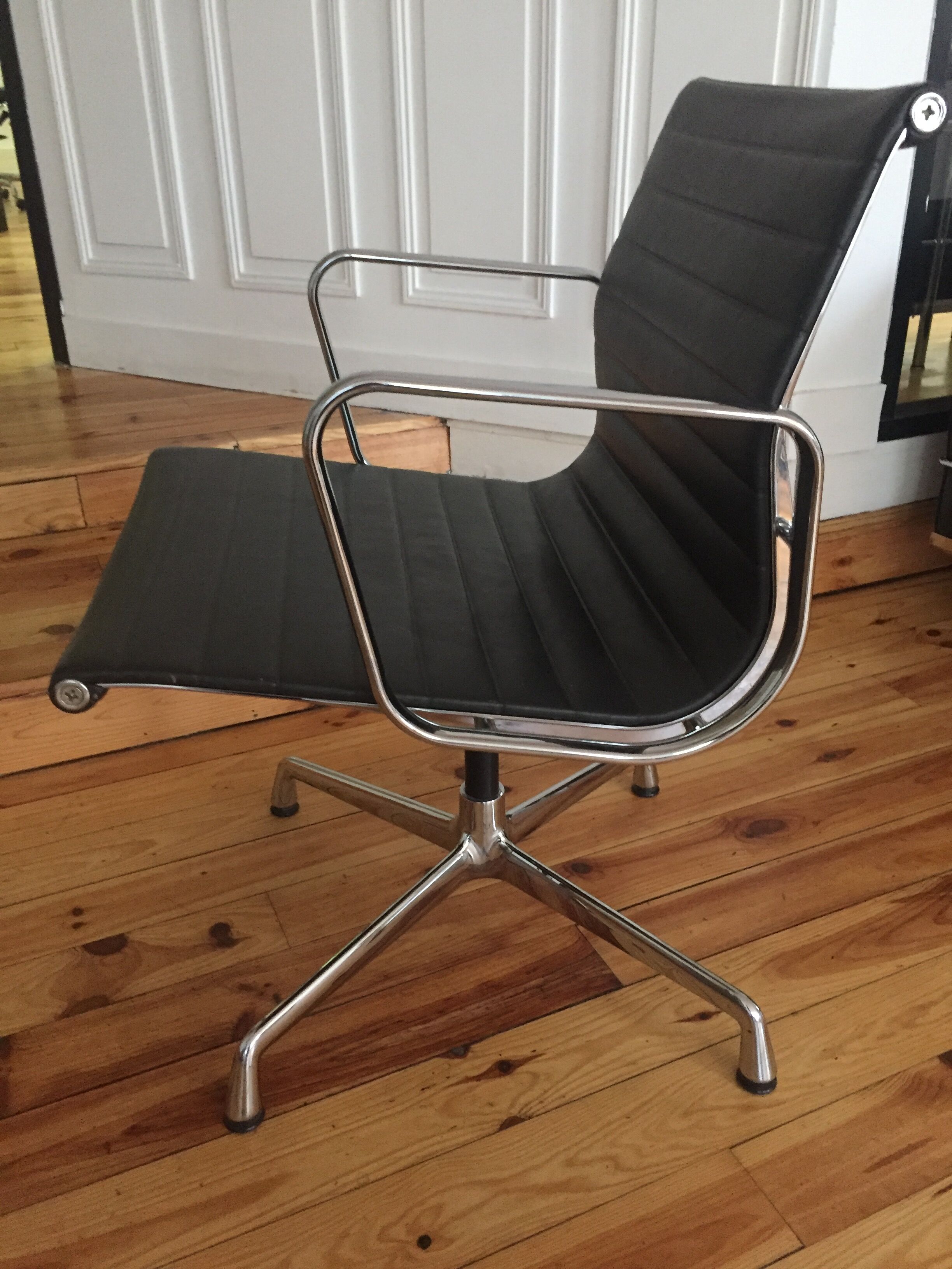EA 108 armchair by Charles & Ray Eames