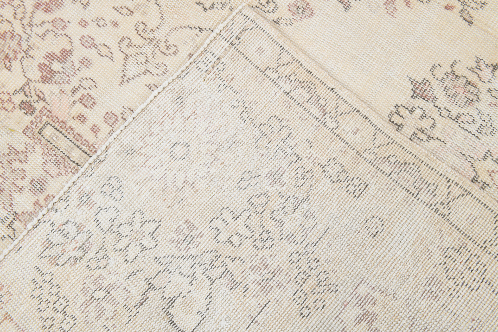 Distressed beige classic carpet 282x193cm