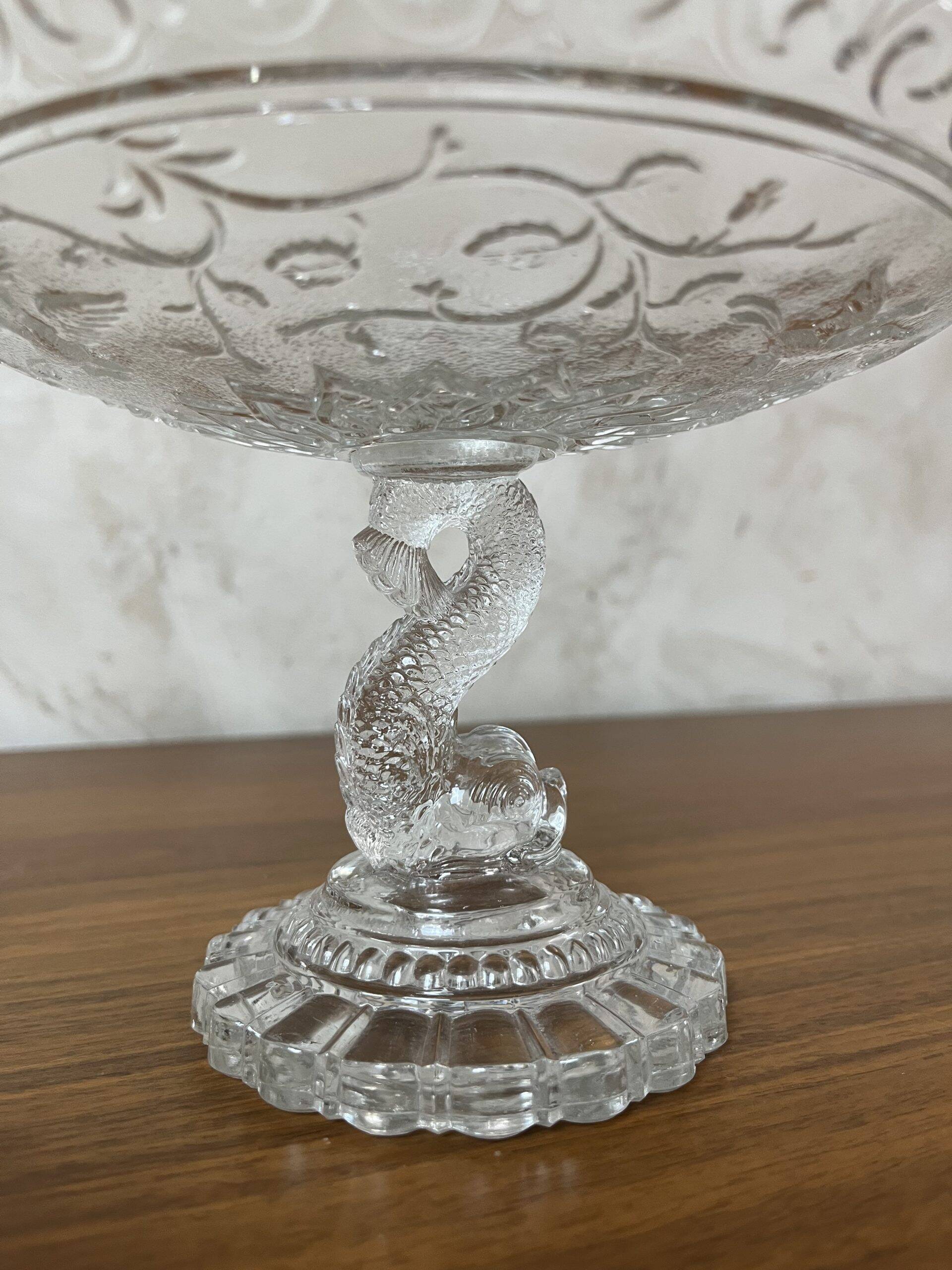 Glass fruit bowl on foot