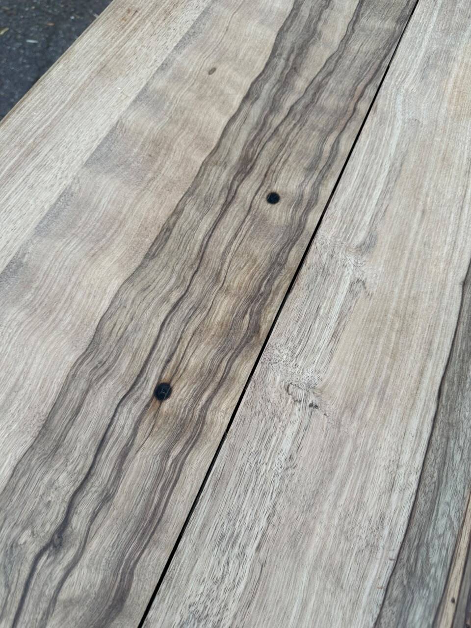 Round extendable dining table with flaps, stripped in raw oak, with 4 extensions.