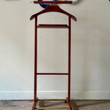 Reguitti valet on casters in dark wood