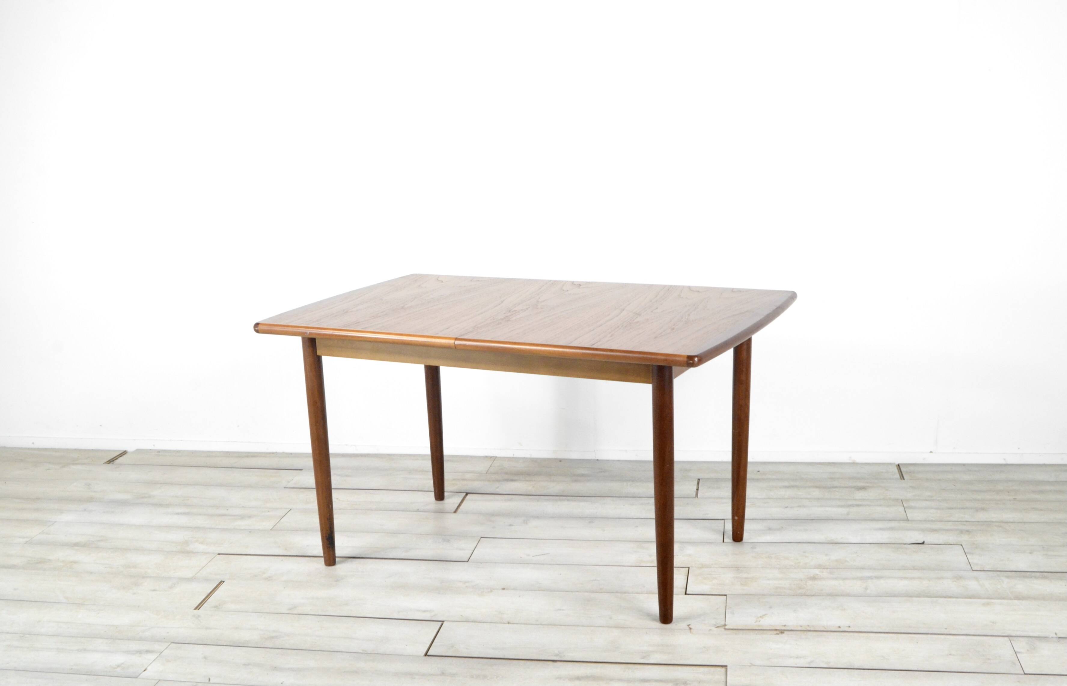 Table extensible Meredew en teck, style danois vintage moderne et rétro, milieu du siècle.