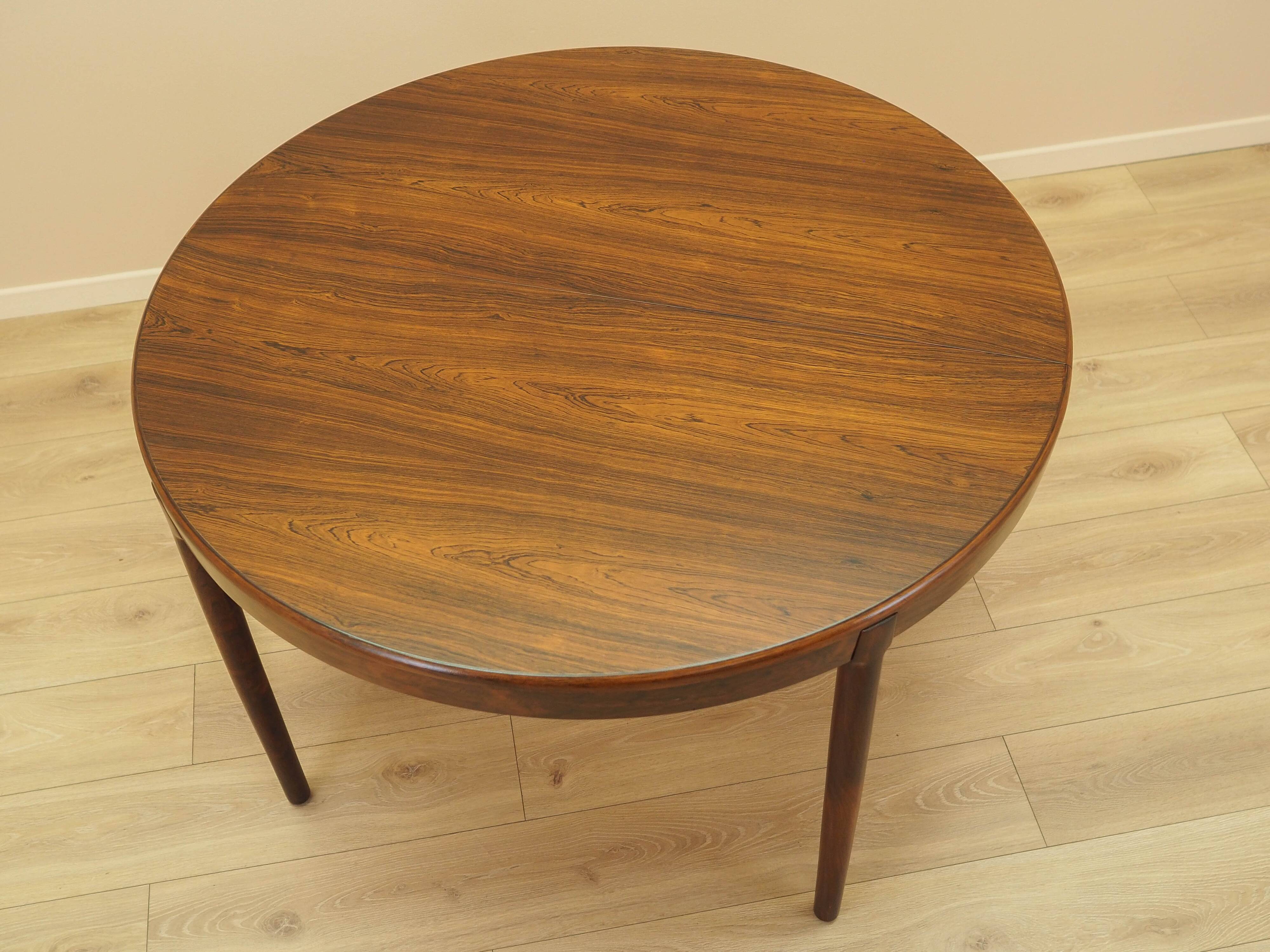 Round rosewood table, Danish design, 1960s, designer: Harry Østergaard, man
