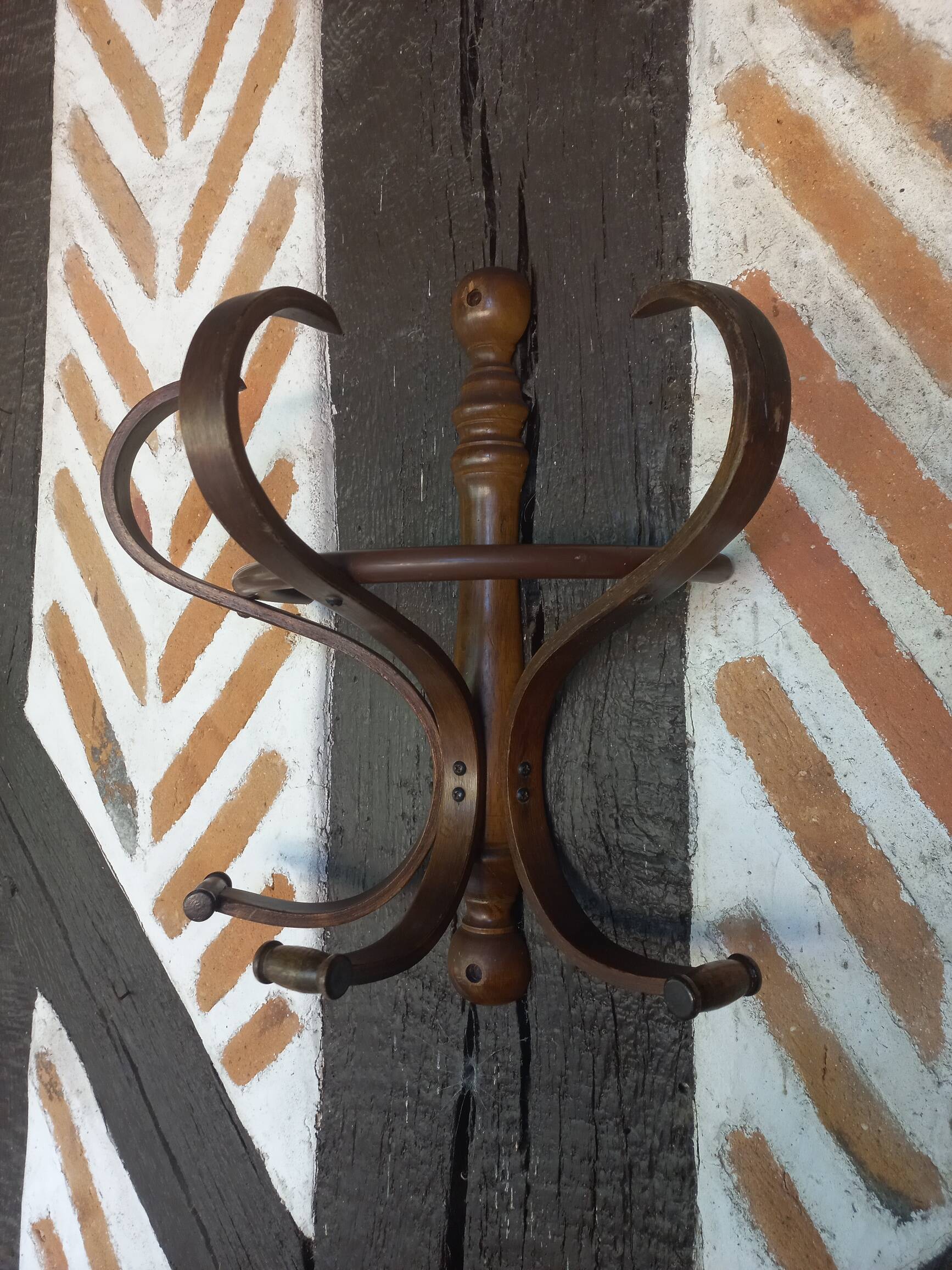 Porte manteau mural forme "perroquet"