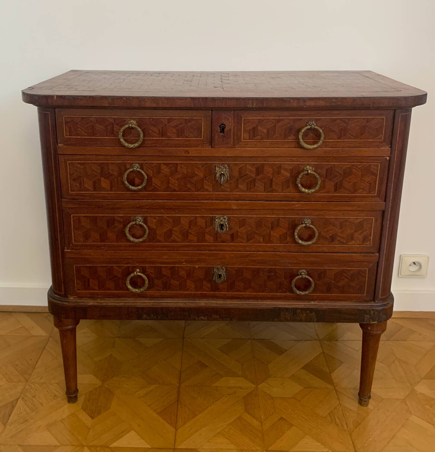 Marquetry chest of drawers