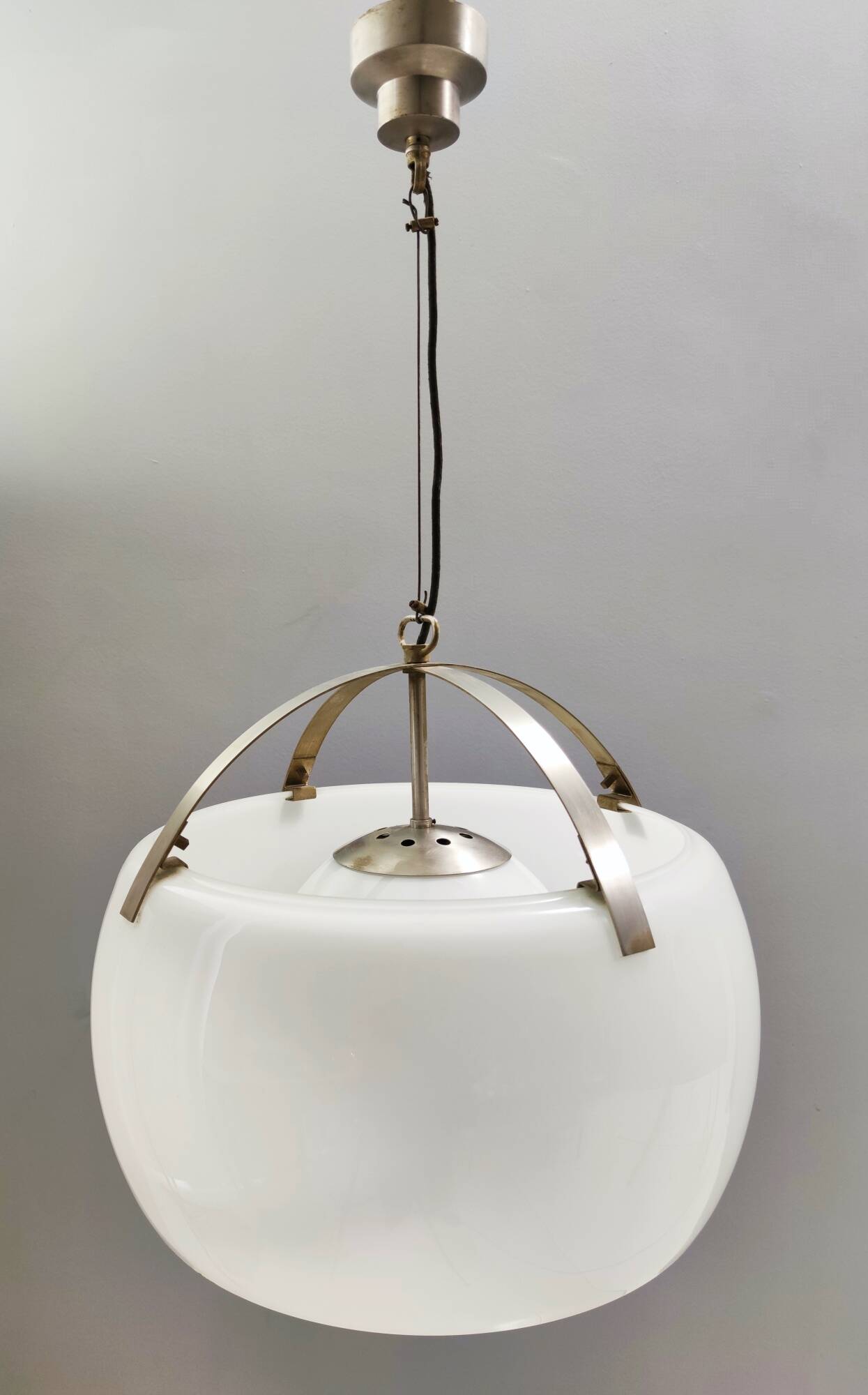 White Hanging Lamp "Omega" by Vico Magistretti for Artemide, 1962