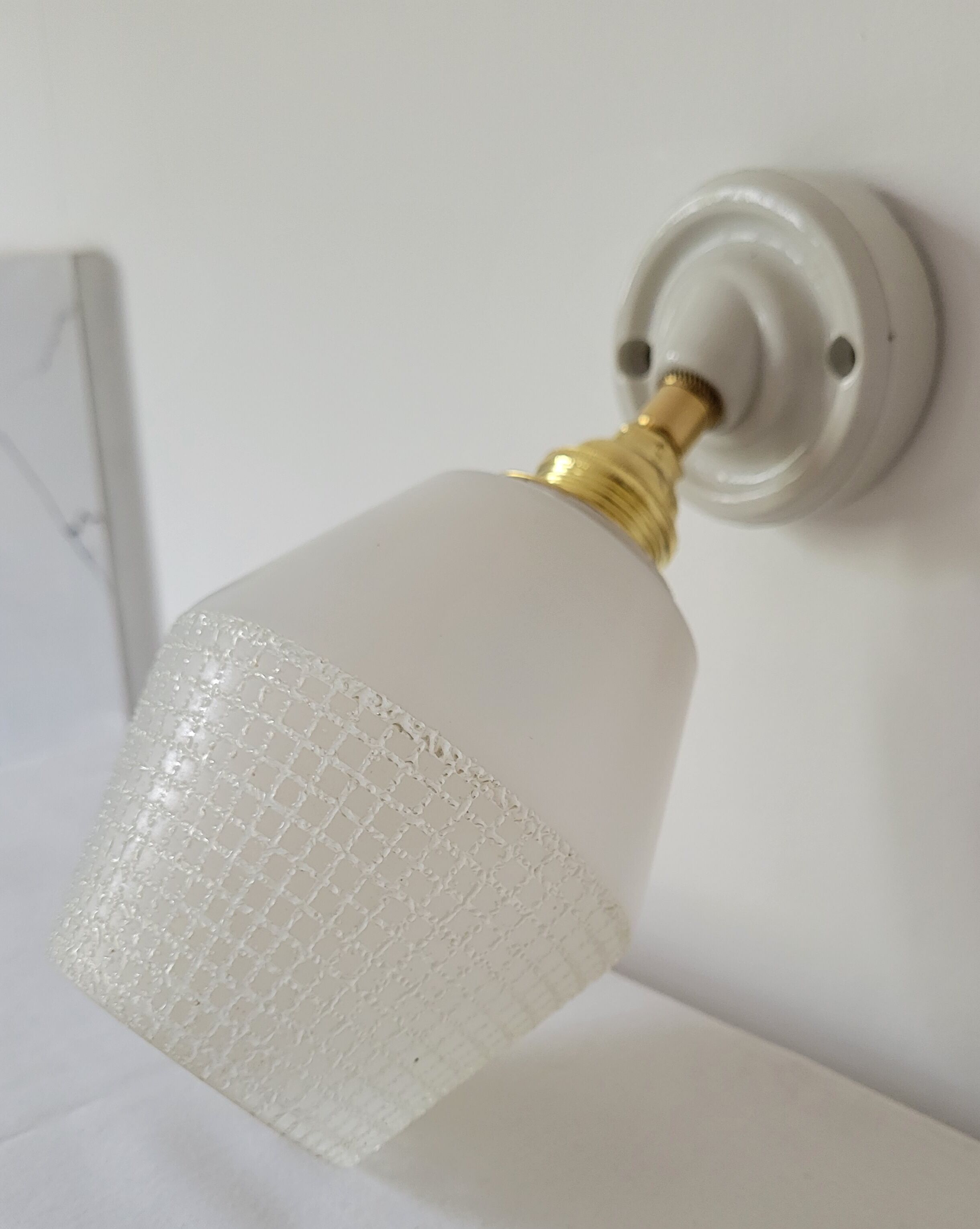 Porcelain and glass wall lamp