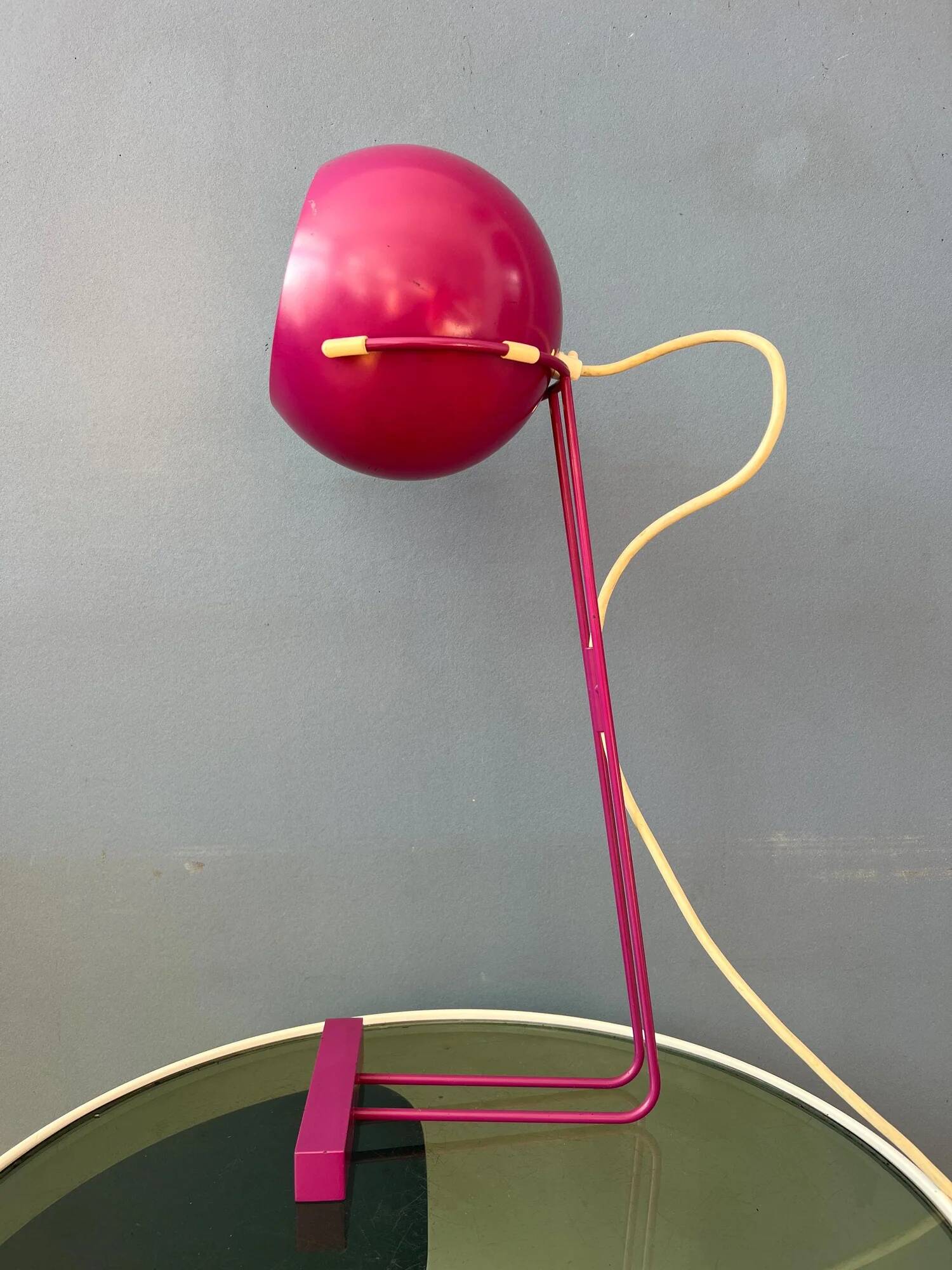 Playful vintage purple pink eyeball desk lamp