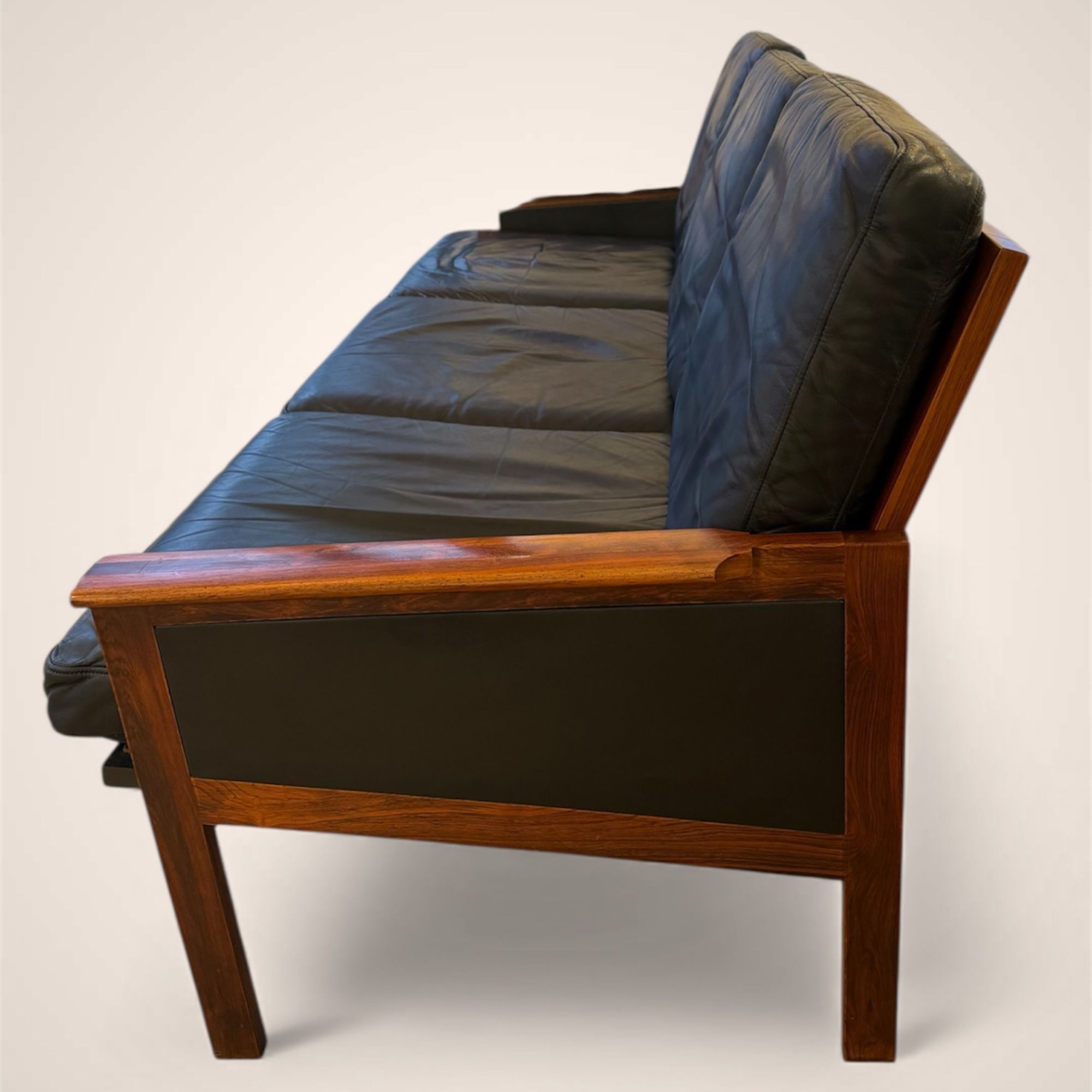 Sofa Capella by Illum Wikkelsø