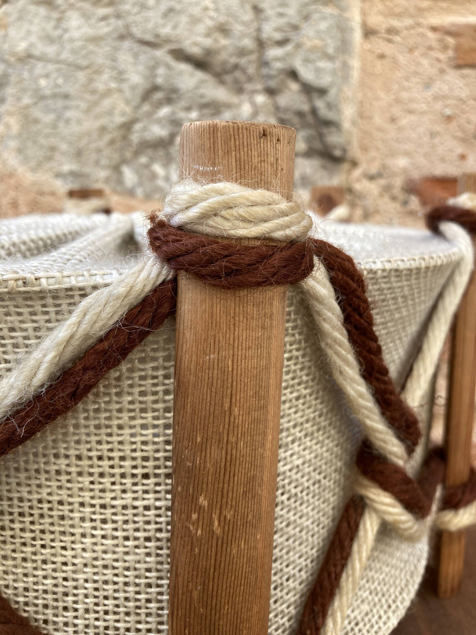 Suspension en laine et bois