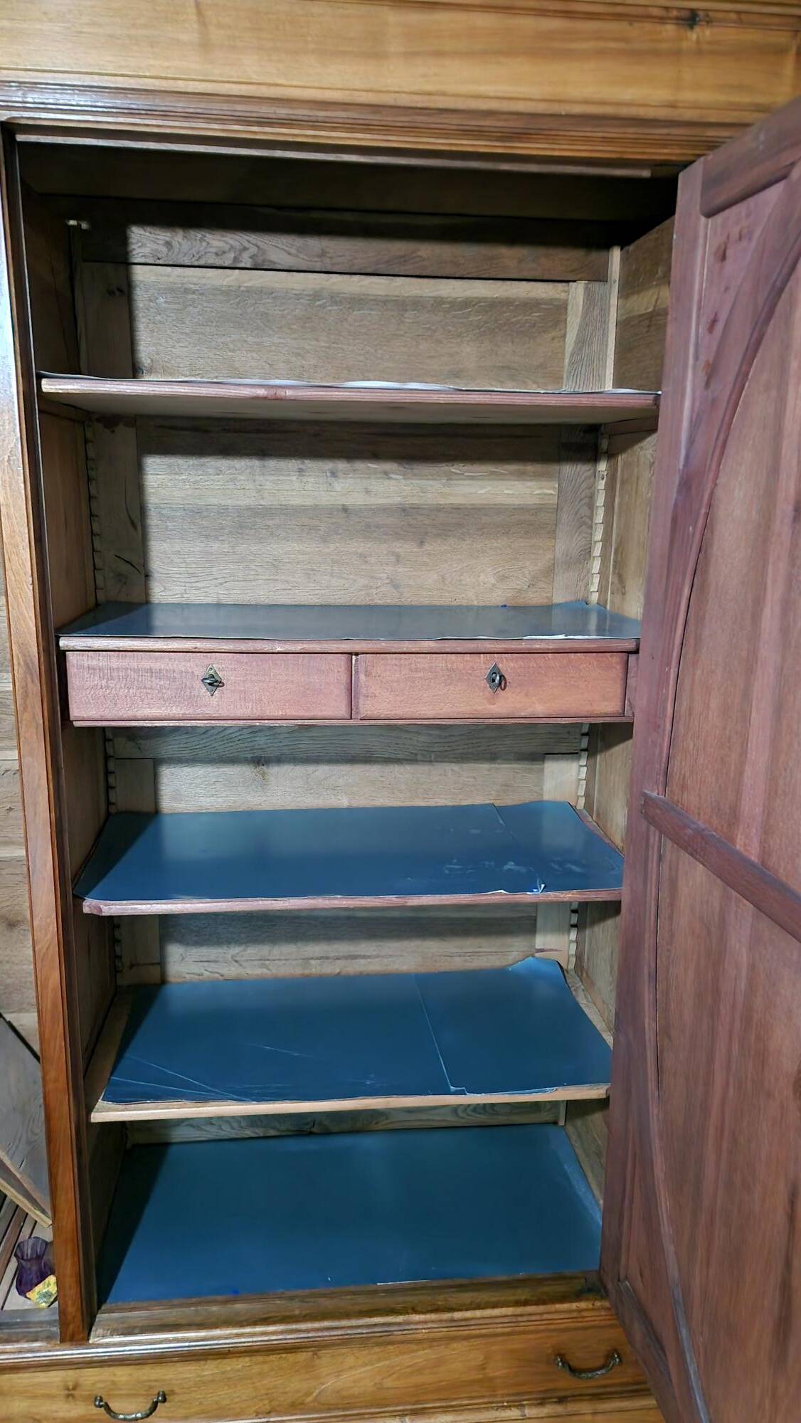 Antique 3-door wardrobe with mirror