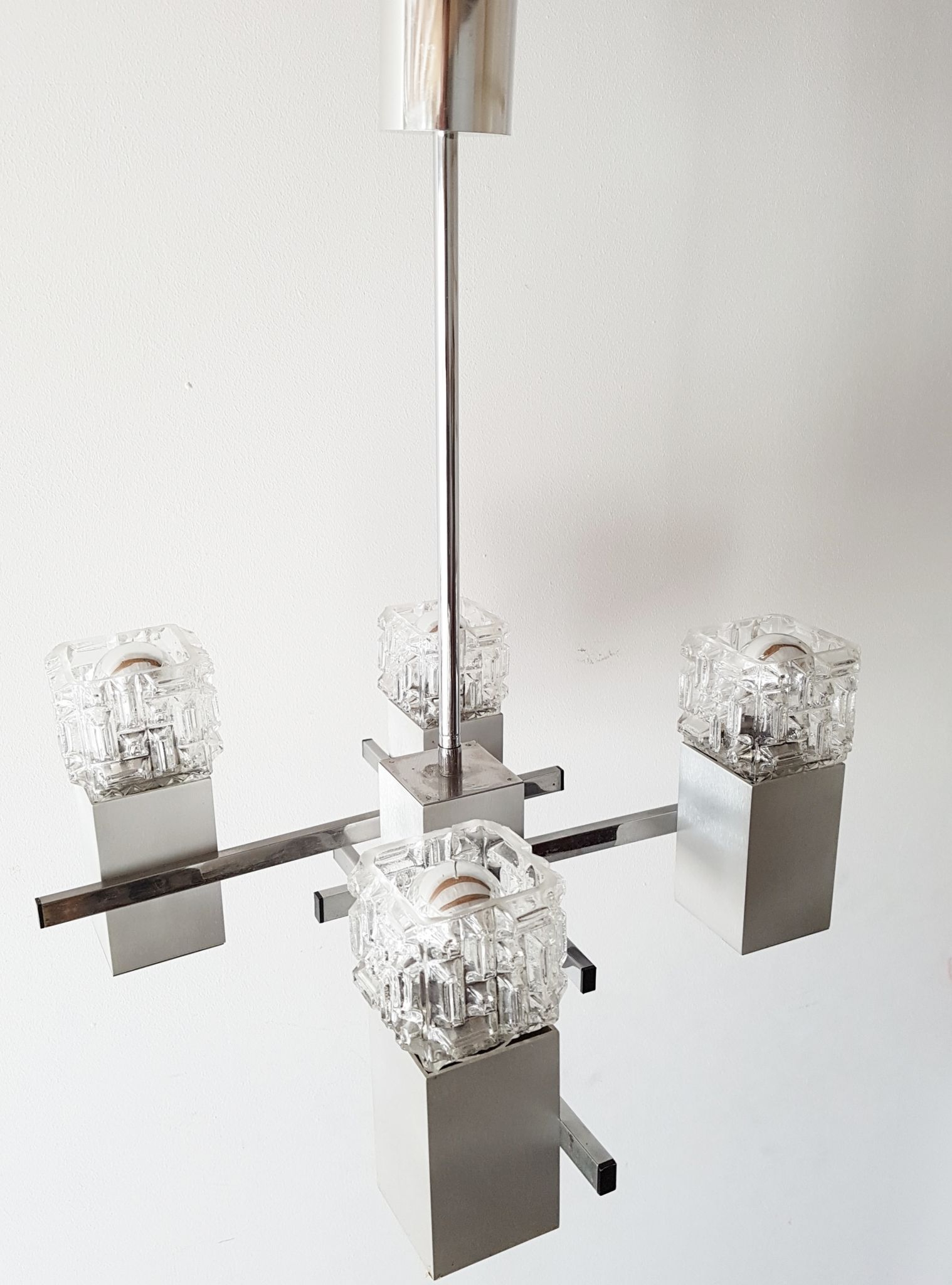 Lustre space age des années 70