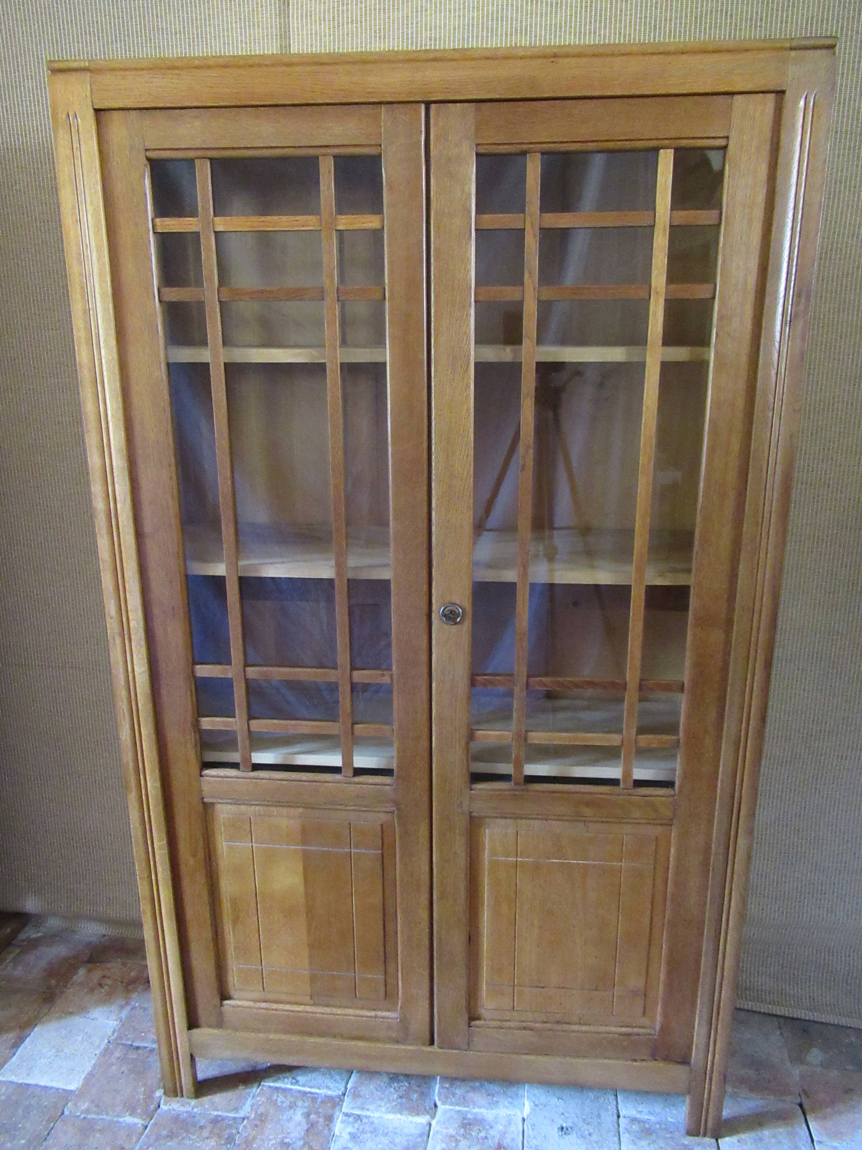 Armoire parisienne vitrée