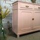 Buffet parisien vintage rose pâle